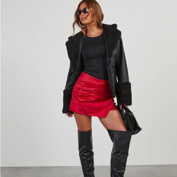 Brand NEW Vici Dolls Libby Satin Pleated Front Skort in Ruby Red (NWT) - Picture 4 of 7